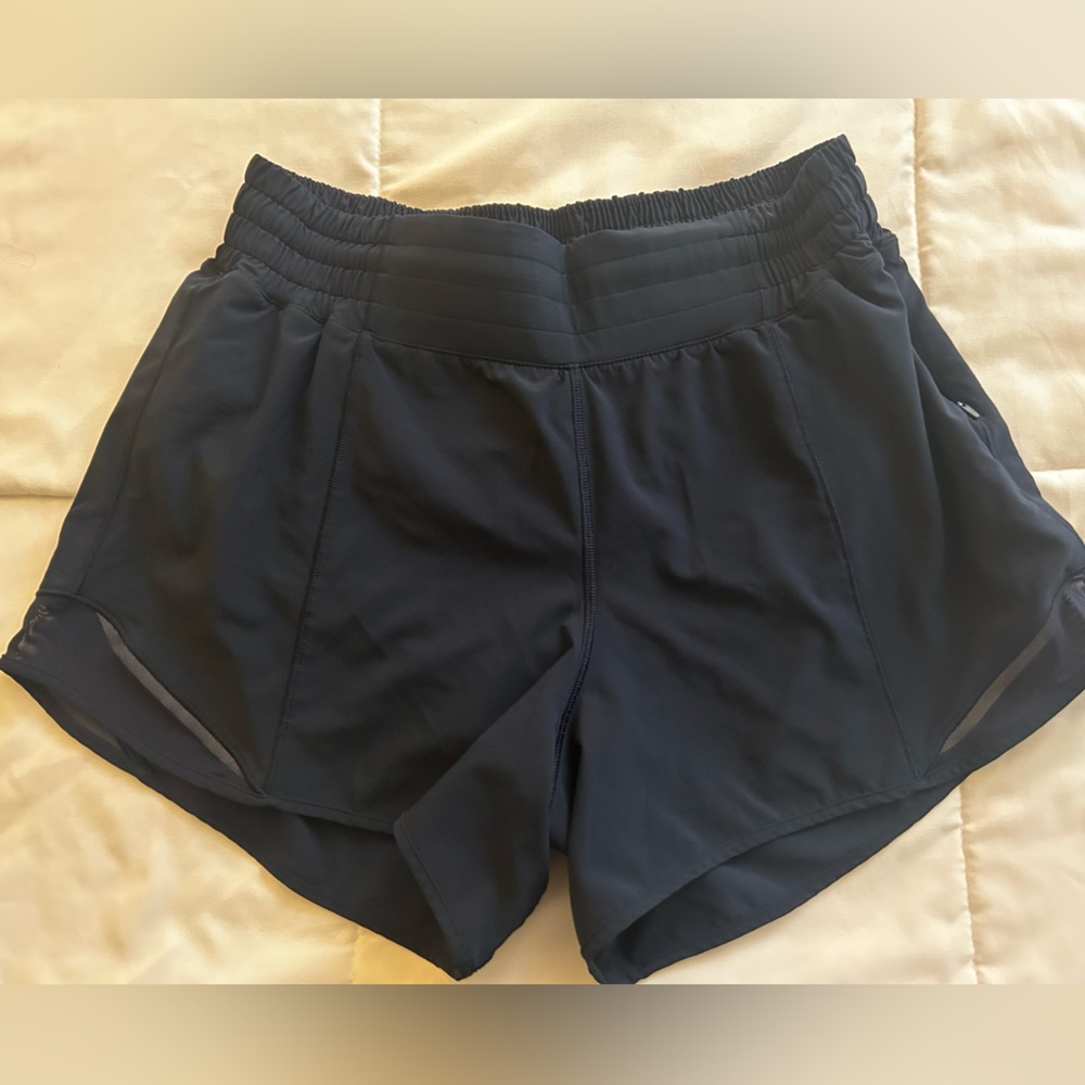 Lululemon Hotty Hot Short size 8 Navy